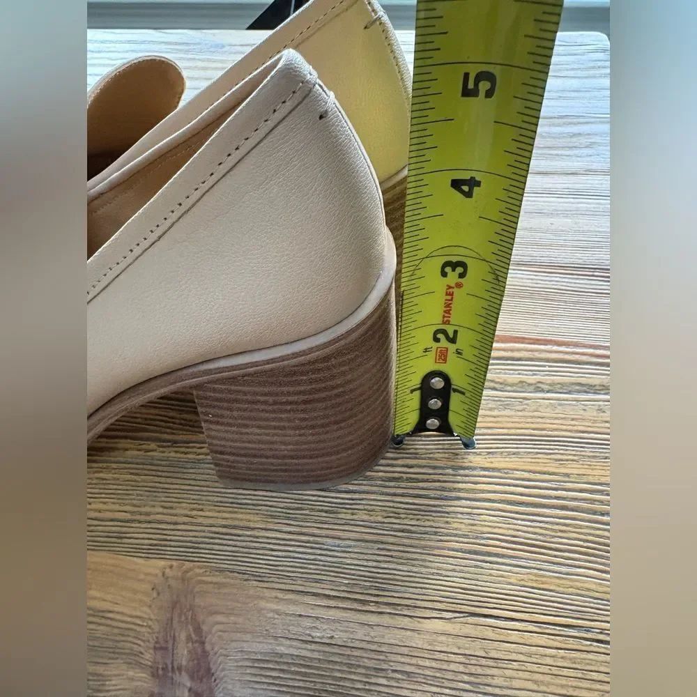 NWOT ! Crown Vintage Women's Beige Pump Heels - Picture 7 of 13